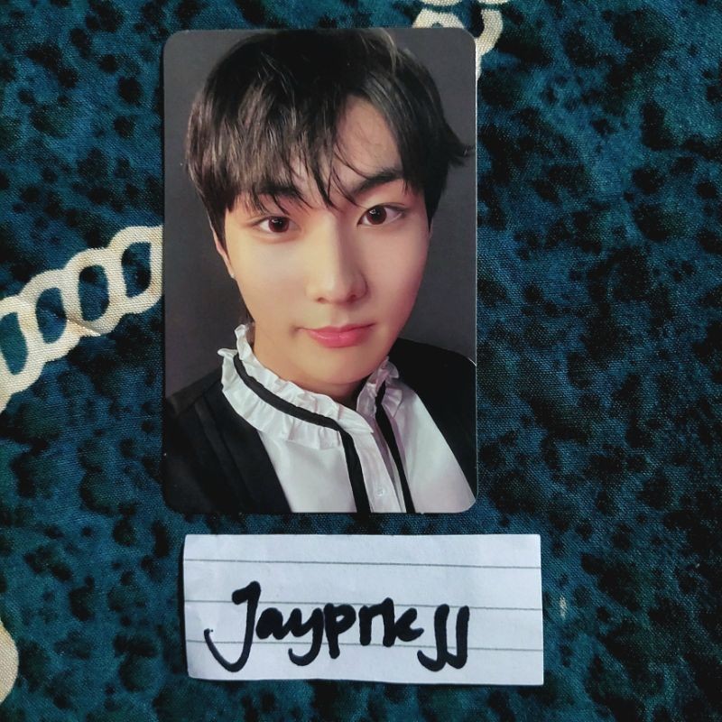 [OFFICIAL] JUNGWON KMERCH KPOPMERCH VCE FS R1 DARK BLOOD (โต๊ะอ่าน)