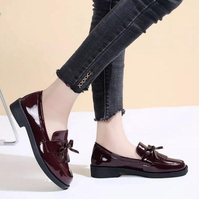 รองเท้าผ้าใบพู่ Docmart Valera