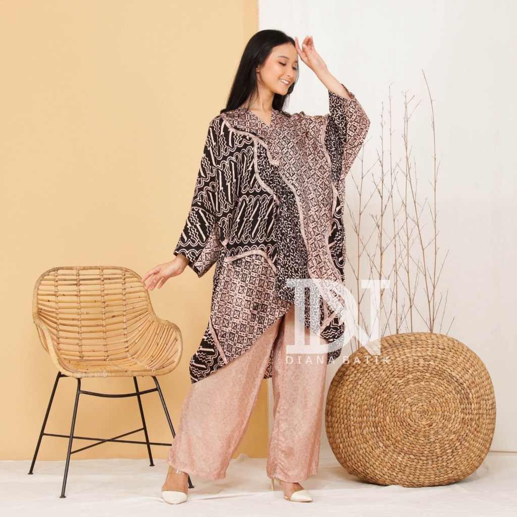 เสื้อ Aruna Motif Kaftan By Diana Batik Trusmi-Aruna Tunic