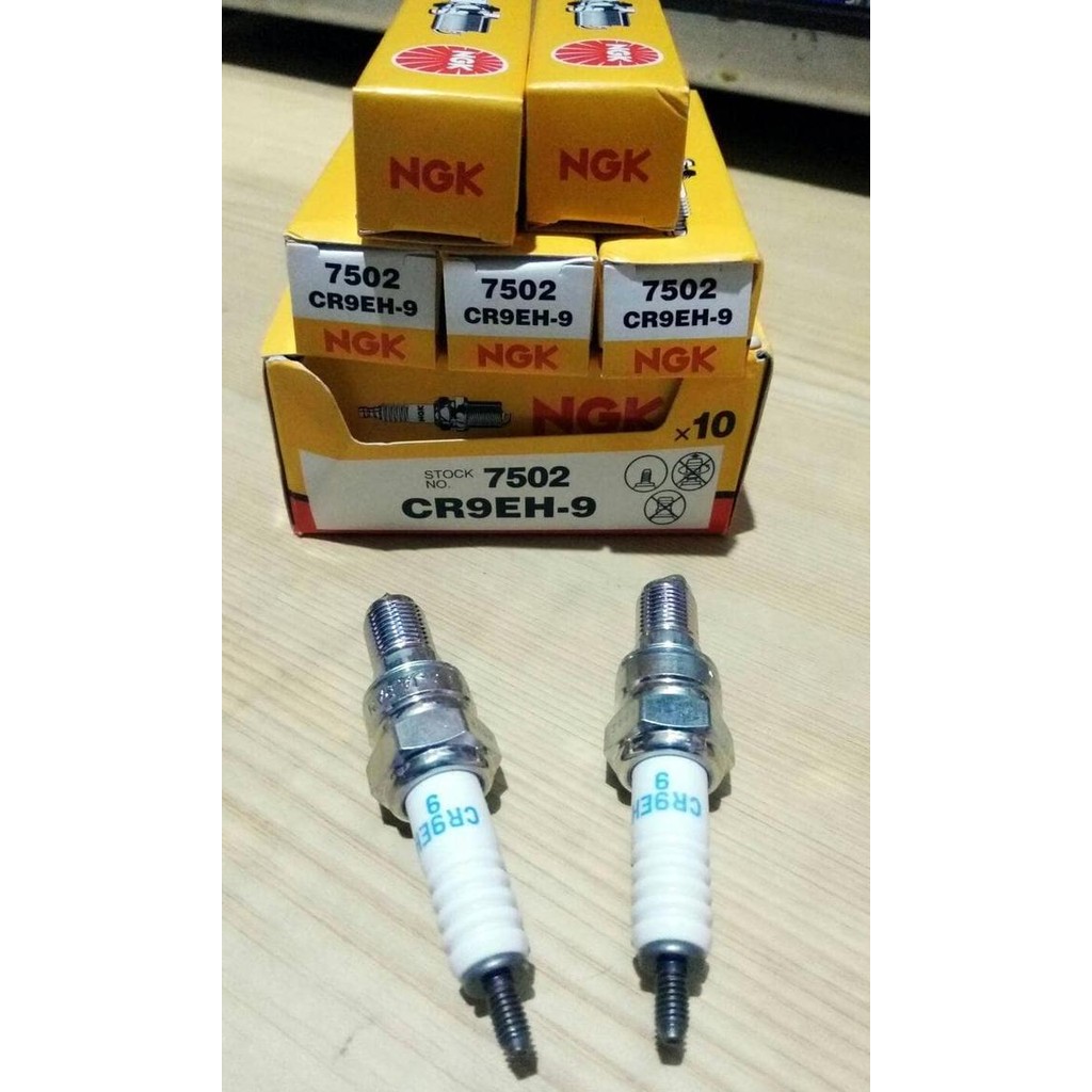 CR9EH-9 CB400 SF VTEC SPARK PLUG