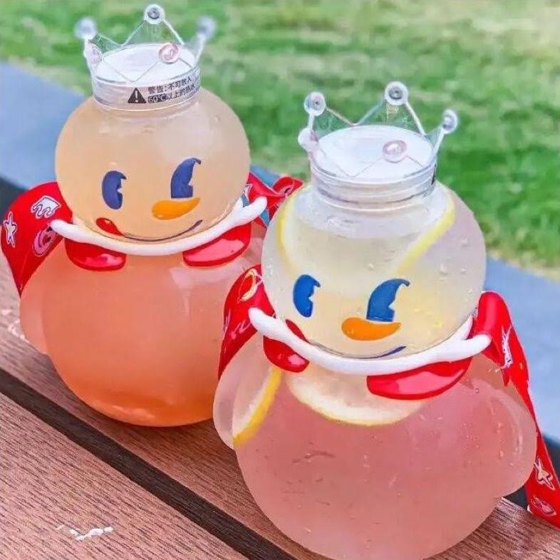 JoerganlapakBottle Tumblr Mixue Viral Snow King Snow Doll พร้อมหลอดดูดหนาพร้อมที่จับ