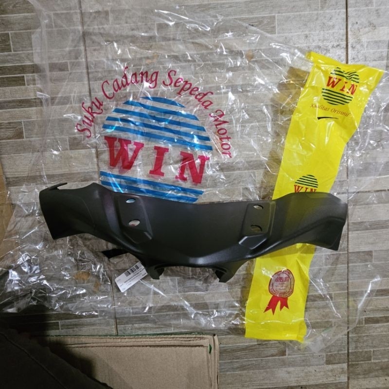 ฝาครอบแฮนด์หน้าสําหรับ Yamaha Aerox 155 ยี่ห้อ WIN เก่า
