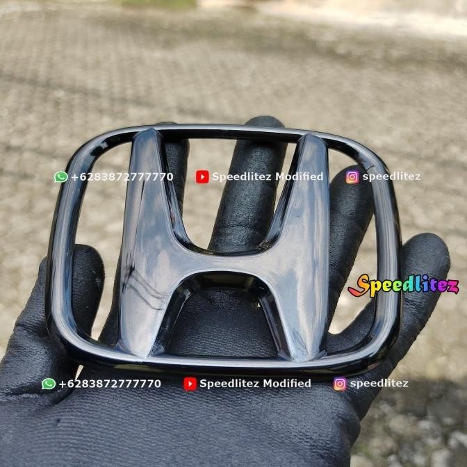 สีดํา CHROME FRONT EMBLEM ALL NEW HONDA CRV TURBO 2017 CRV TURBO LOGO LIMITED