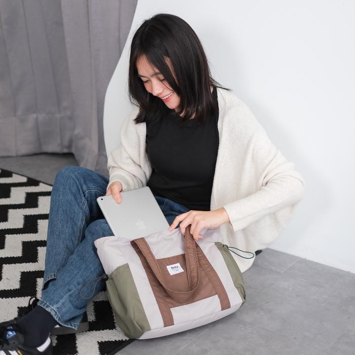 FLICKA Zoey Tote Bag กระเป๋าสะพายลําลองผู้หญิงล่าสุด