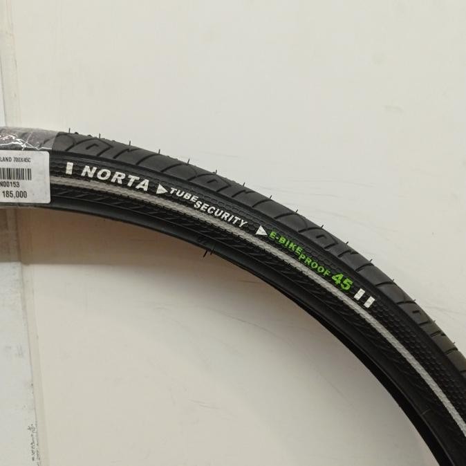 - I Norta Holland 700*45c 75 psi นําเข้ายางกรวดสําหรับการเดินทาง