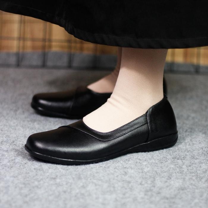 Lika Seira - รองเท้าโลฟเฟอร์หนังสีดําอย่างเป็นทางการของผู้หญิงน้ําหนักเบาและสวมใส่สบายรองเท้ายาง
