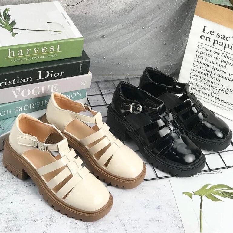 20222 นําเข้ารองเท้าแตะ Realpict