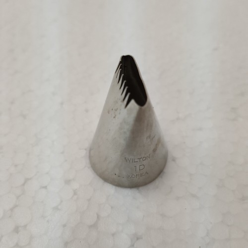 Wilton Buttercream Syringe Tip 1D Large Basketweave Motif Original จัดส่งฟรีส่วนลด