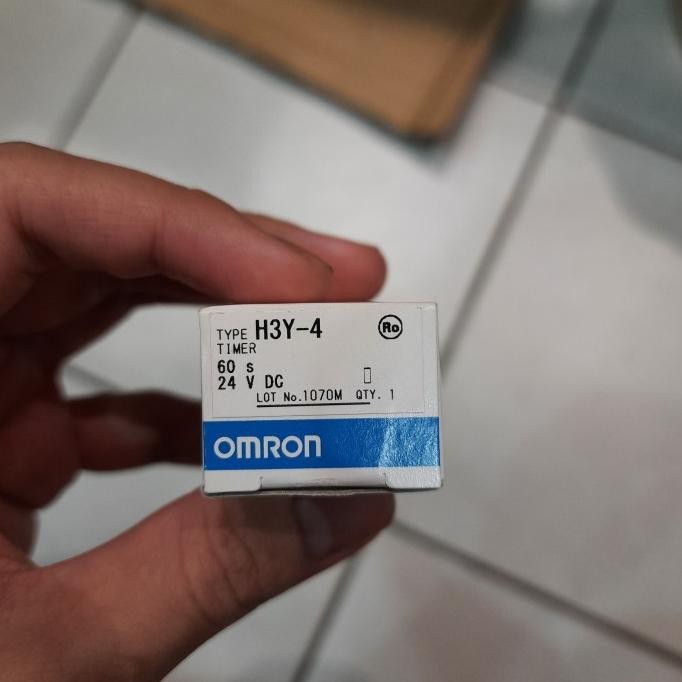 รับ H3Y-4 / H3Y 4 14 Pin Timer Omron 60S 24Vdc