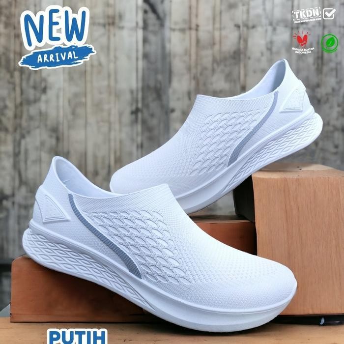 Tbs รองเท้ายางสีขาวผู้ชาย Slip-On Att Awp 777 กันน้ําแบน