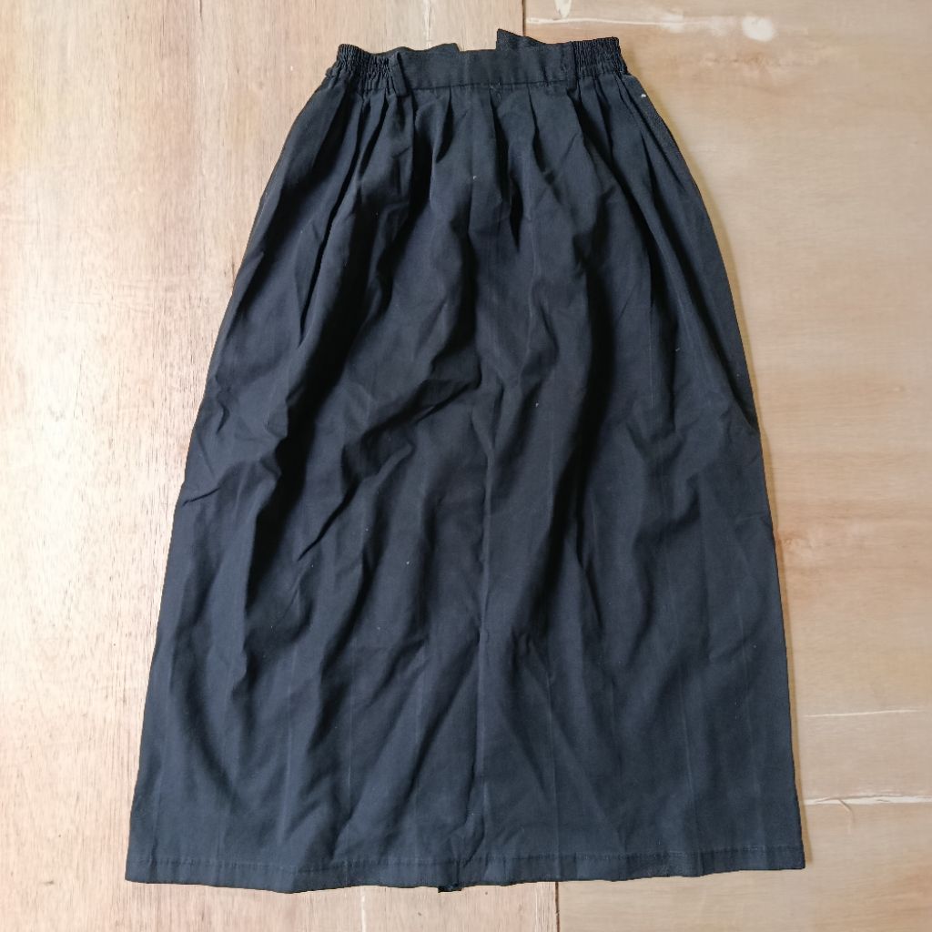 กระโปรงนักเรียนสีดํา Preloved แบรนด์ยูนิฟอร์ม เนื้อ famatex/nuget32