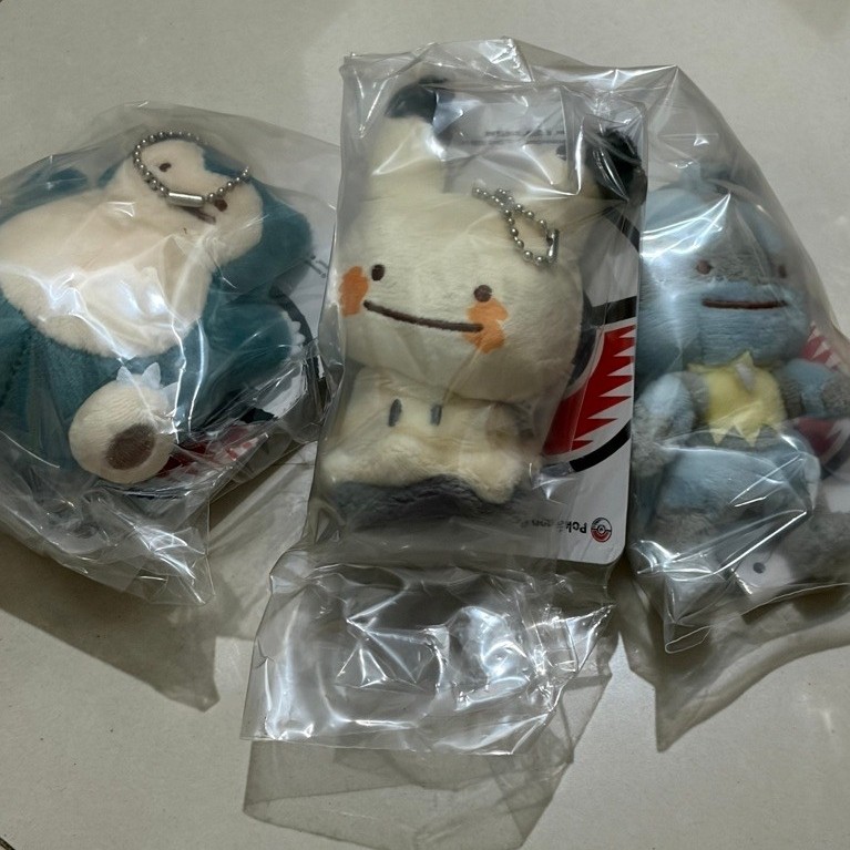 Snorlax Lucario Mimikyu 10 ซม.ตุ๊กตาโปเกมอนพวงกุญแจ Ditto อย่างเป็นทางการ pokecen