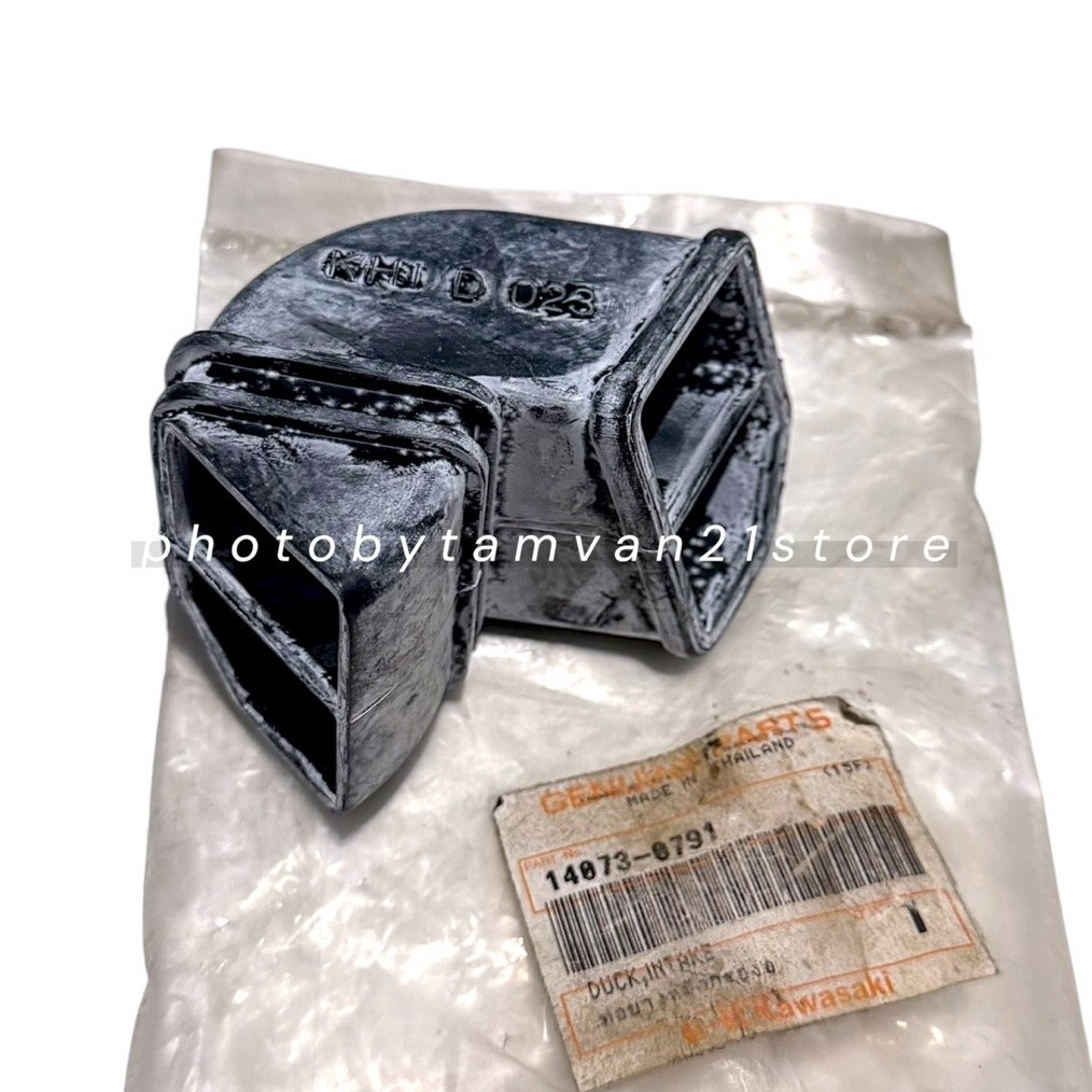 ORIGINAL KAWASAKI KLX 150 DTRACKER AIR FILTER DUCT RUBBER 14073-0791