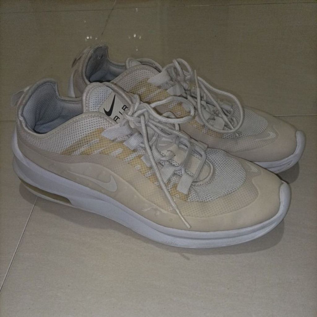 Preloved N1KE Air Max Axis White Size 40.5 พื้นรองเท้า 26cm