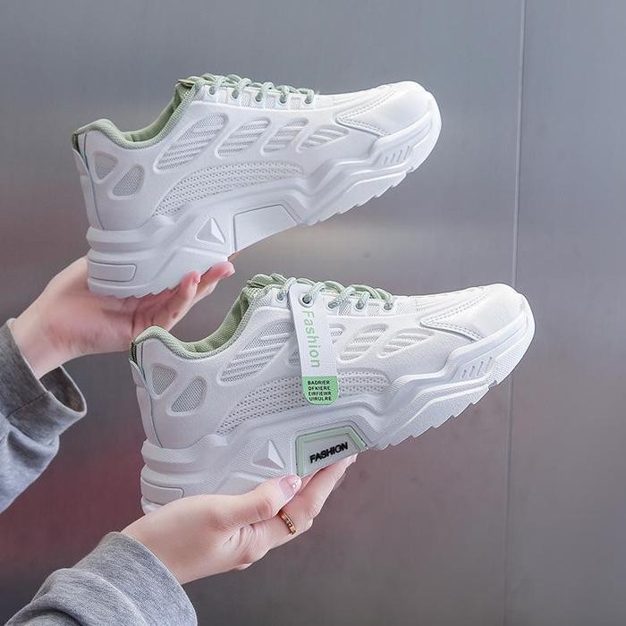 VBS Karen รองเท้าผ้าใบผู้หญิงอินเทรนด์แฟชั่นรองเท้ากีฬากันลื่น K9015