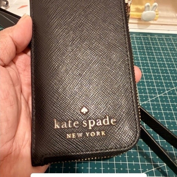 Preloved landyard kate spade