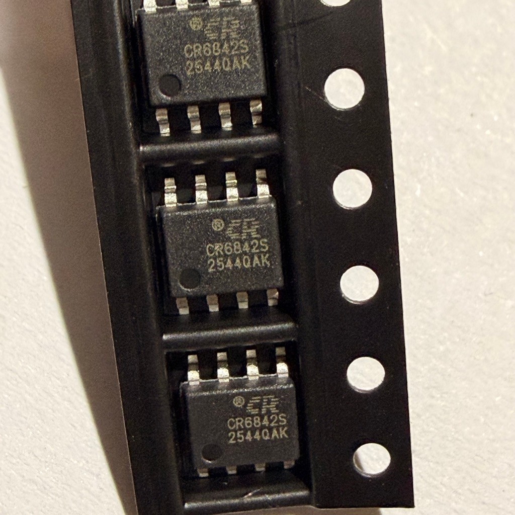 IC CR6842S sop-8 SMD CR 6842 PWM Power Regulator