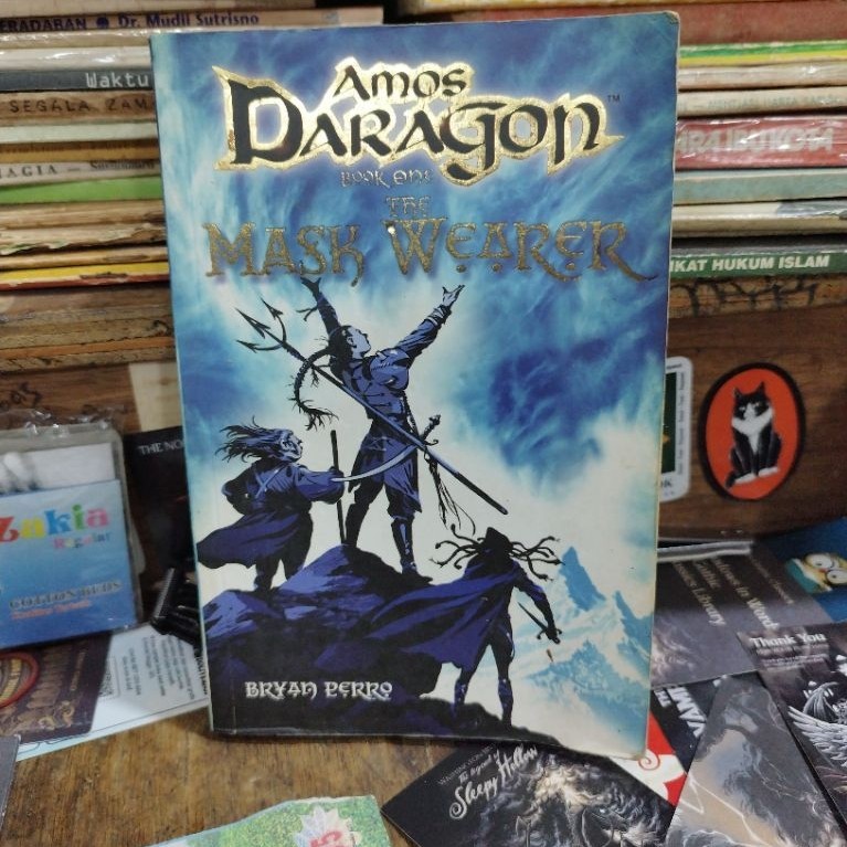 Amos Dagon Book 1: The Mask Wearer - Bryan Perro