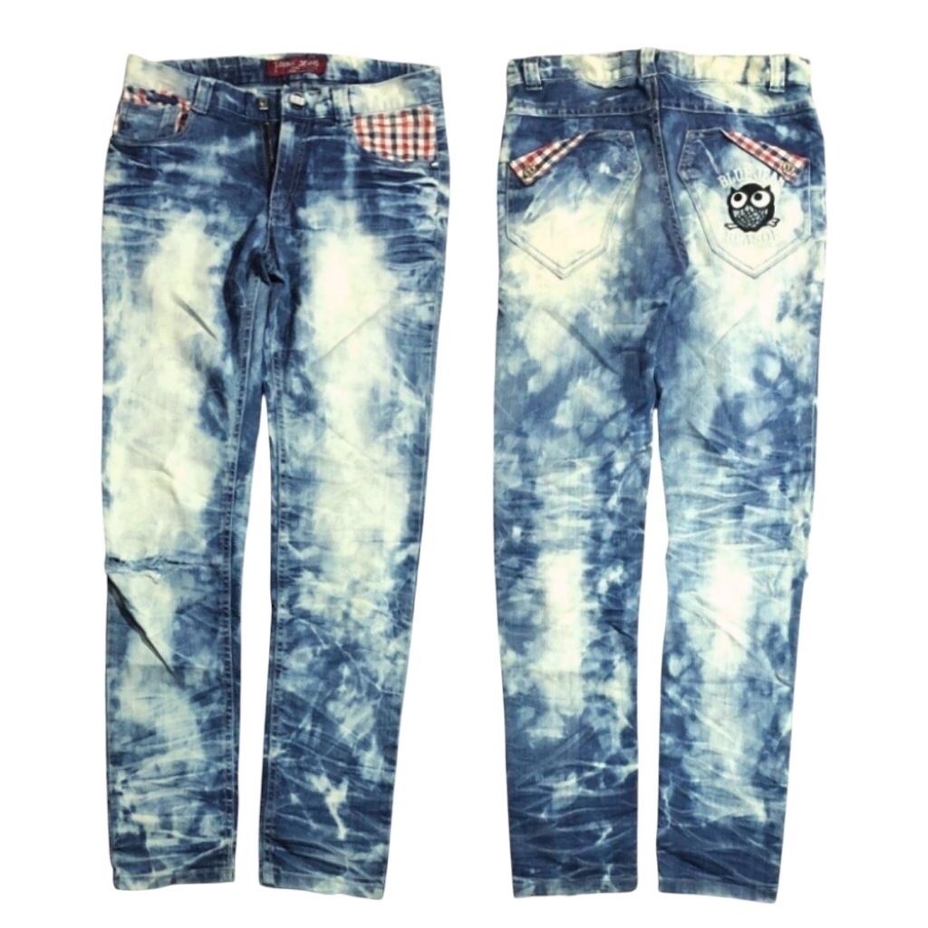 Size 26 I.Zone Blue Snow Washed Skinny Jeans C2J5