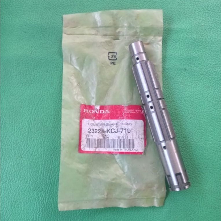 แกนล้อหน้า Honda Tiger Revo ORIGINAL Thailand