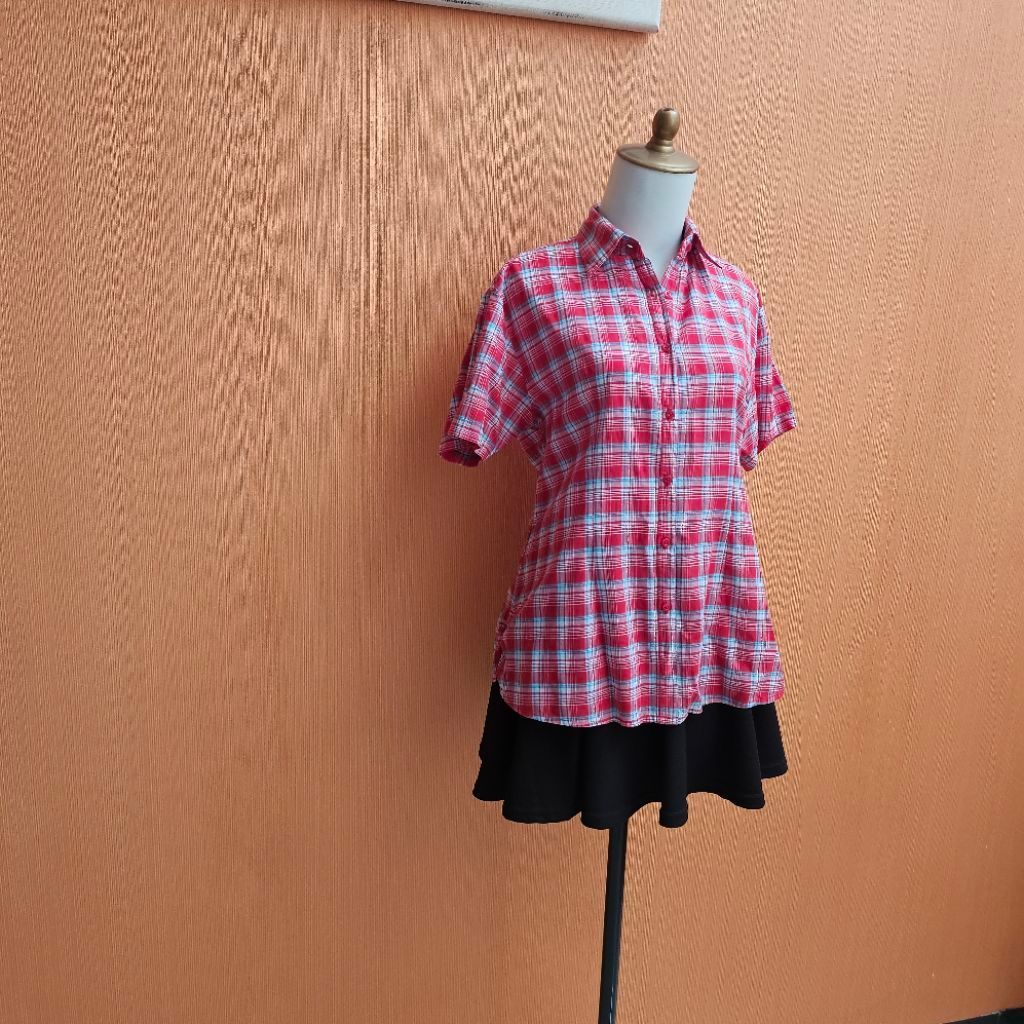 KEMEJA MERAH ESPRIT เสื้อเชิ้ตลายตารางหมากรุกสีขาวสีแดงของผู้หญิงสําหรับสาว M แขนสั้นลําลองทํางานวิท