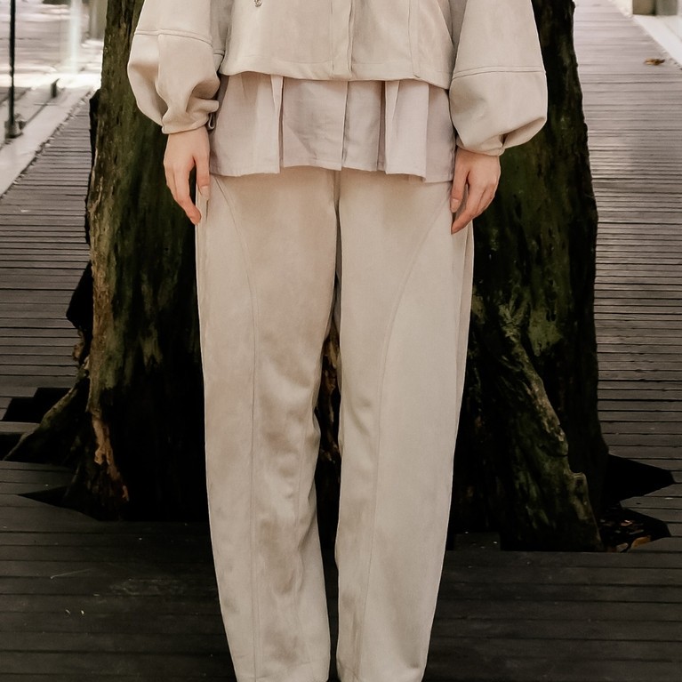 ADORE - Solea Suede Barrel Pants - กางเกง Suede Barrel