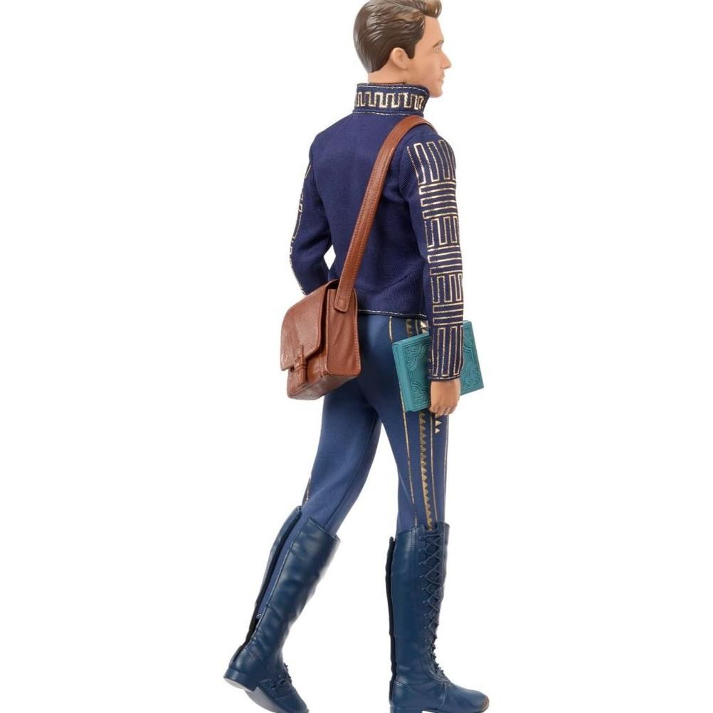 MATTEL UNIVERSALPUPPE WICKED FIYERO MODEPUPPE MIT MGLICE, ABNEHMBARE SCHULUNIFORM, STIEFEL, SCHULRAN