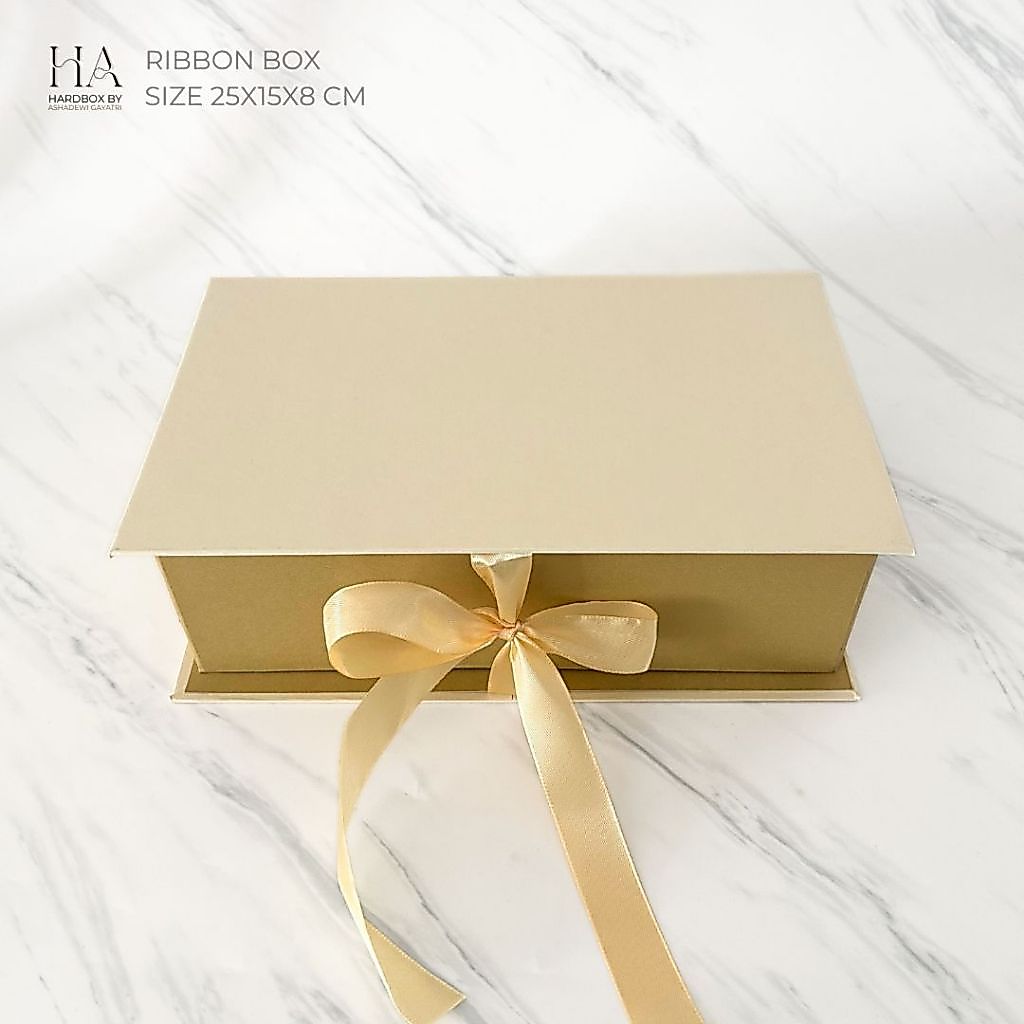 HARDBOX BY ASHADEWI - PLAIN CREAM GOLD / PLAIN CREAM (25x15x8 cm) / กล่องวันเกิด / ของขวัญ / แฮมเปอร