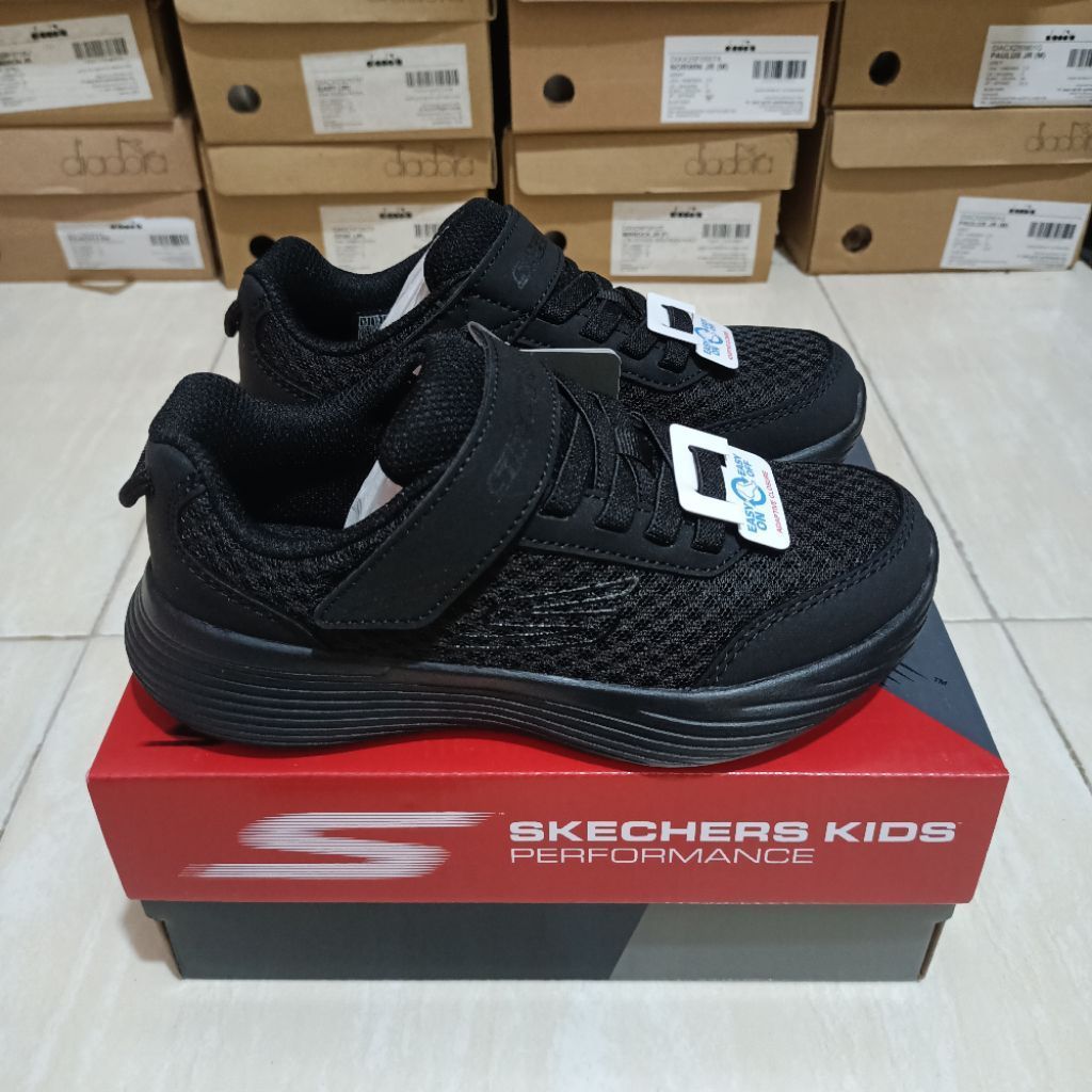 Skechers Kids Full Black (Size: 30, 36)