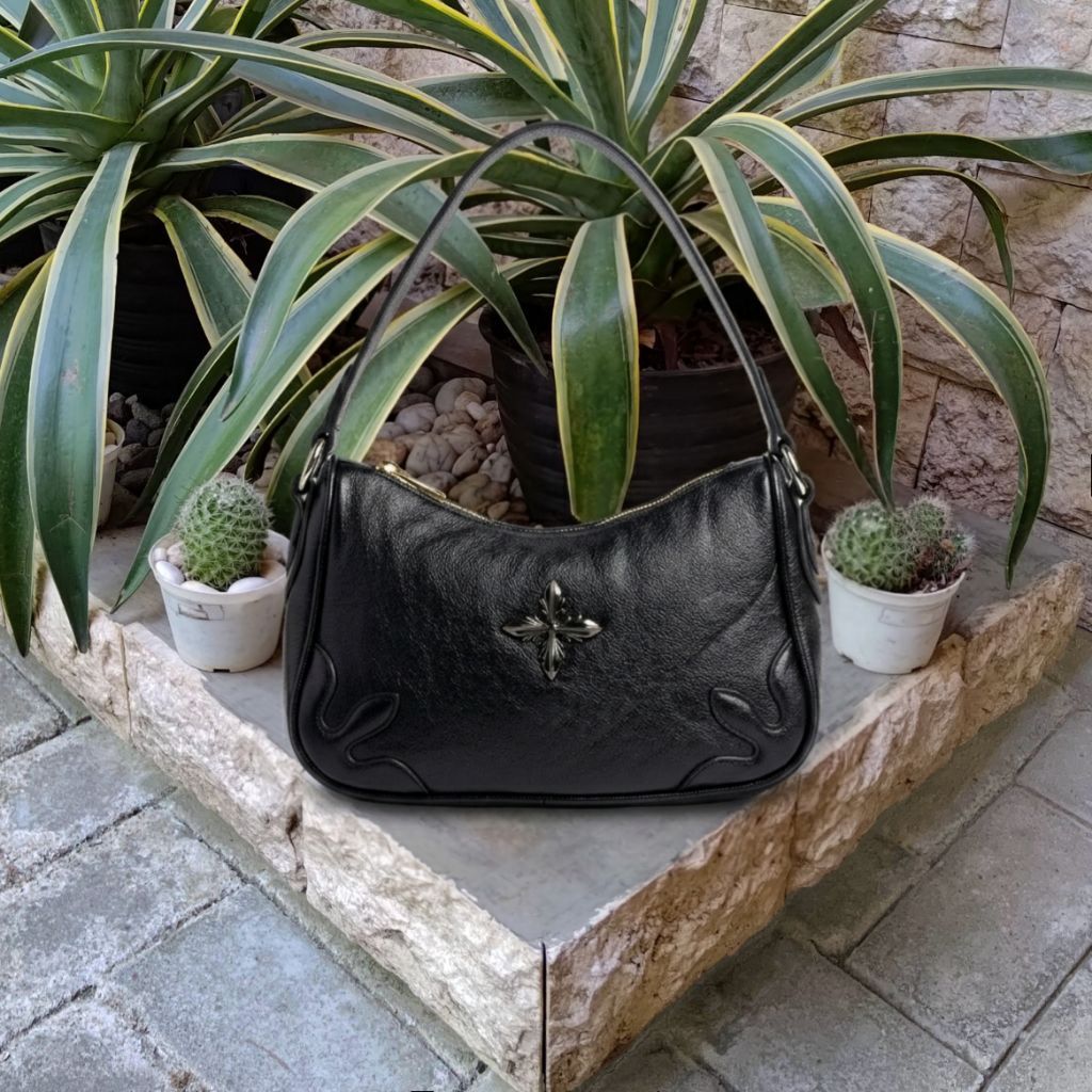 SMFK COMPASS BADGE CROSS SHOULDER BAG สีดํา
