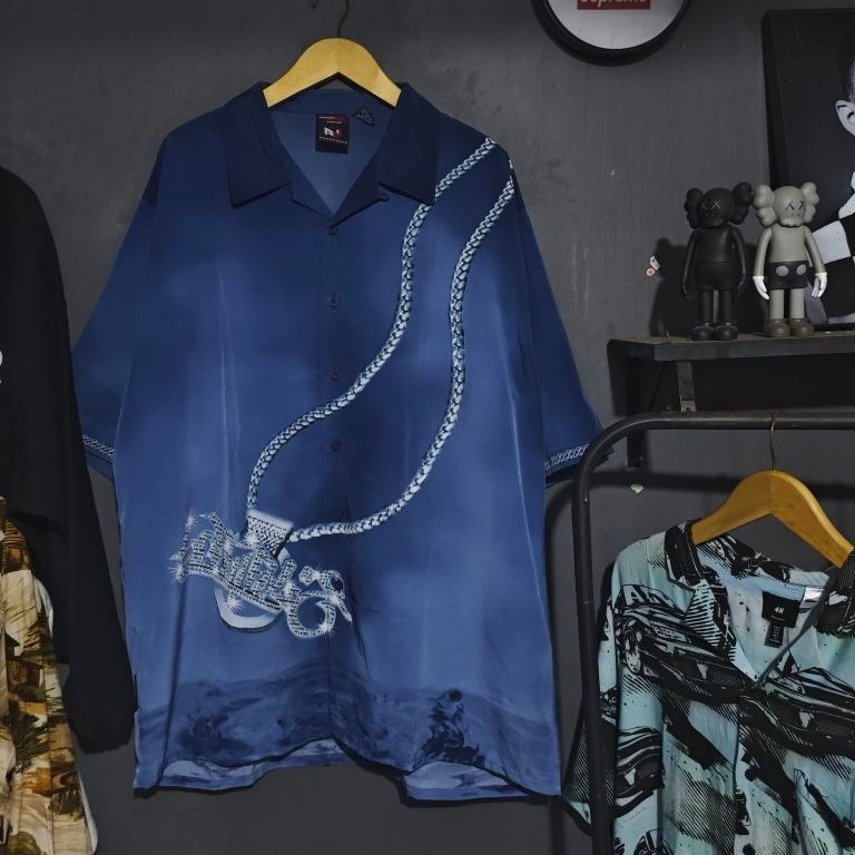 เสื้อเชิ้ตสร้อยคอ Y2K ของ KEMEJA Southpole Y2K