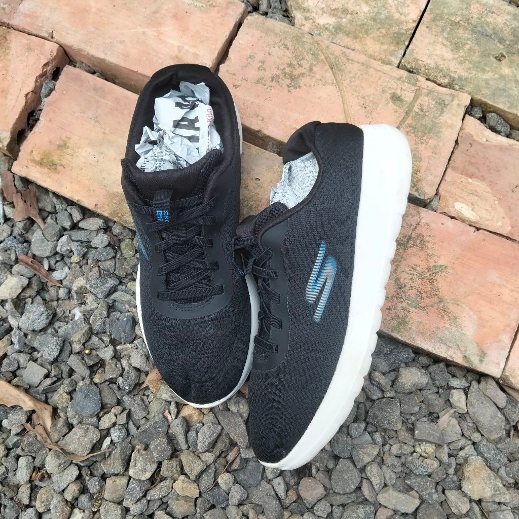 รองเท้า Skechers go walk