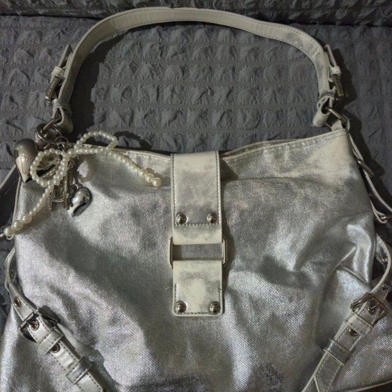 Pl hobo steve madden สีเงิน