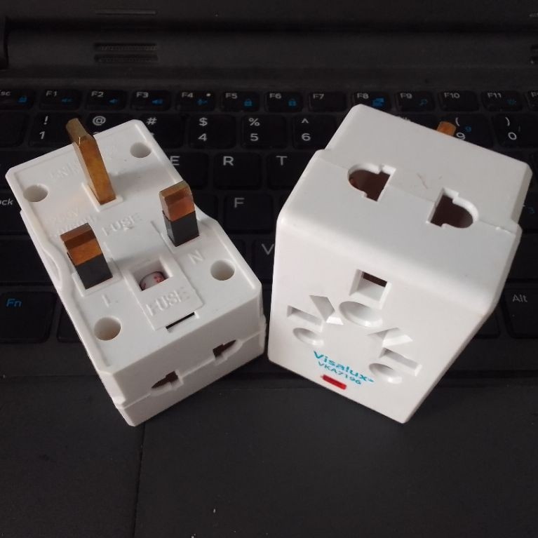 OVER PLUG CONNECTION 2 ถึง 3 EU ถึง UK CONVERTER TRAVEL ADAPTER