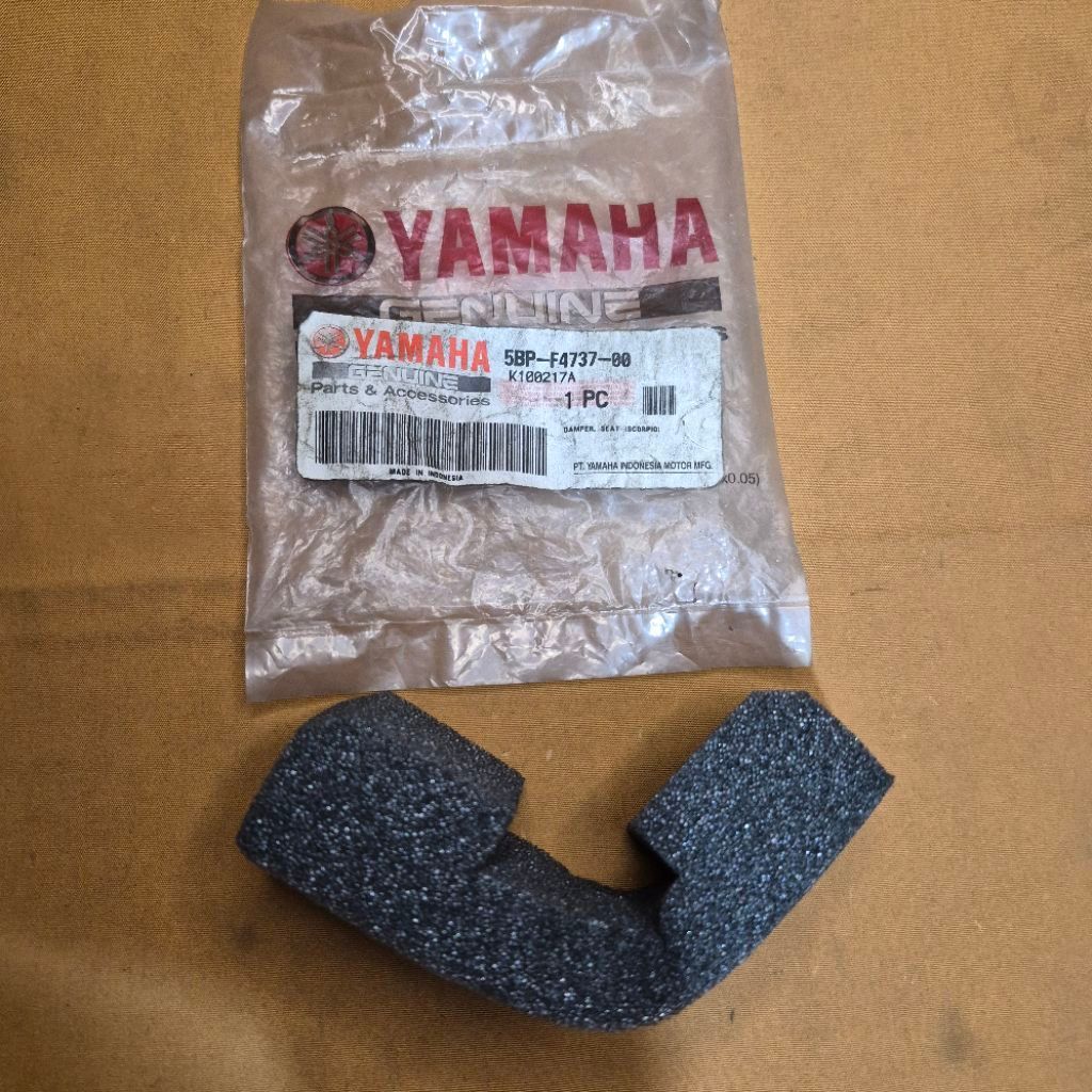 5BP-F4737-00 Original Yamaha Scorpio โฟมป้องกันที่นั่งด้านหน้าเก่า