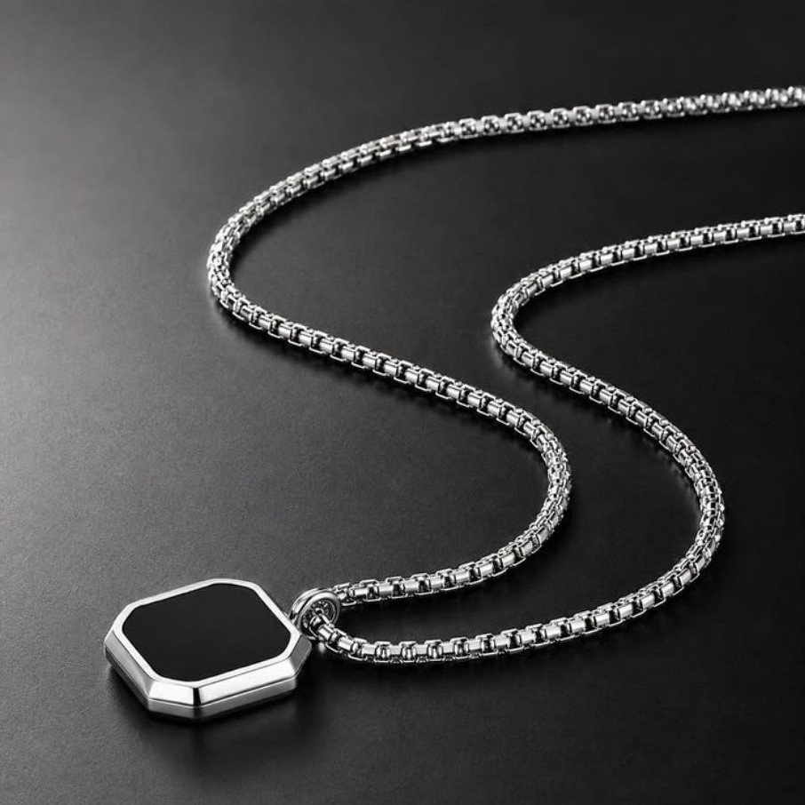 TITANIUM CHAIN สร้อยคอพร้อม SQUARE ENAMEL VARIOUS CHAIN VARIATIONS