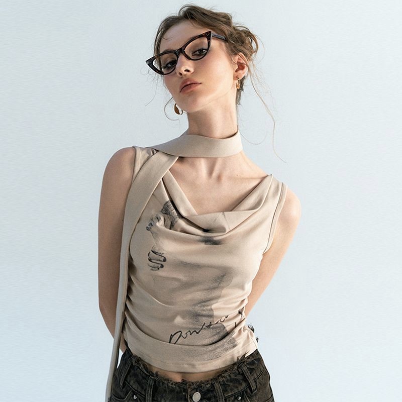 Verve ตู้เสื้อผ้าเสื้อตัวสั้นแบบบางสําหรับฤดูร้อนของผู้หญิงพร้อมดีไซน์สายเดี่ยวลาย