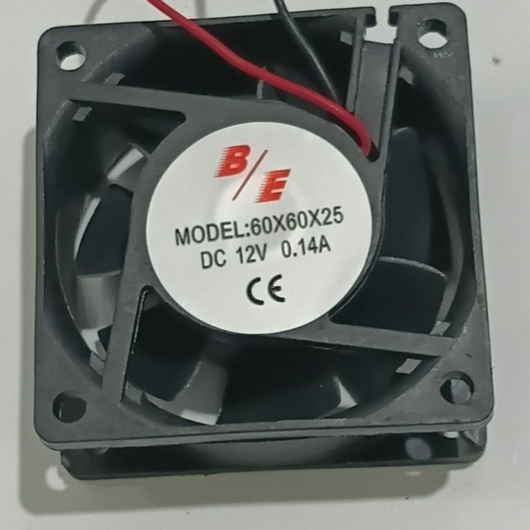พัดลม DC 12 โวลต์ ขนาด 6x6cm