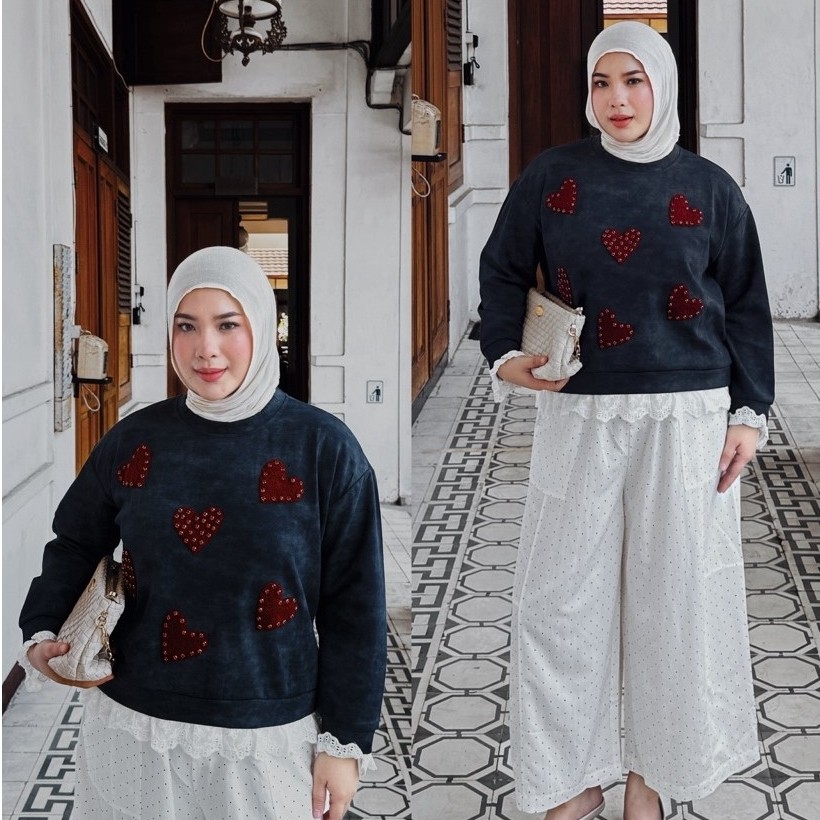 MERAH เสื้อรักสีแดงปักก้น // B5752