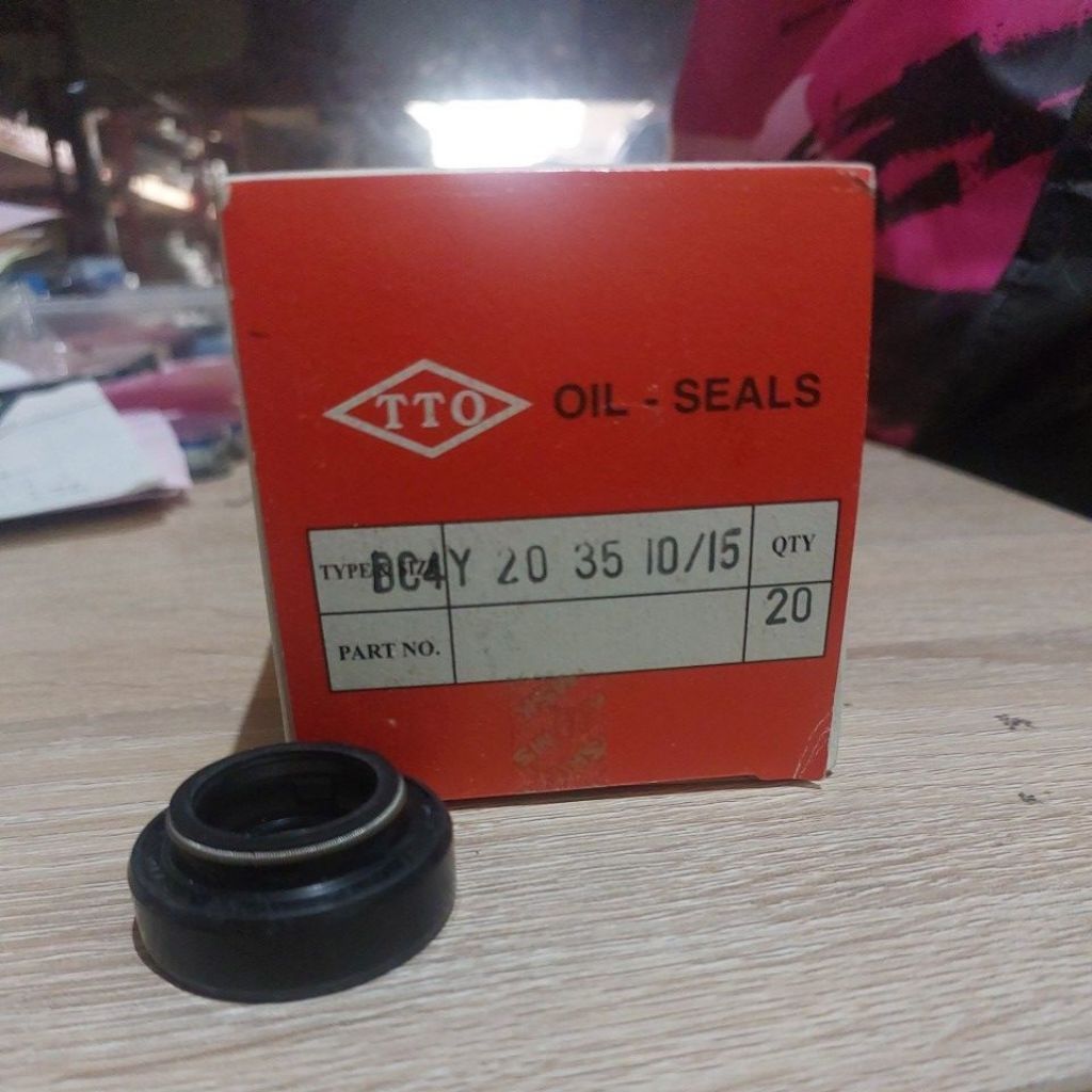 ซีลโช๊ค dc4y 20x35x10/15 tto dc4 20x35x10/15