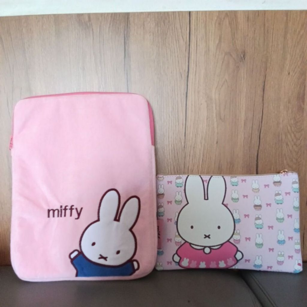 Miffy Pink Tablet / Laptop Bag / กระเป๋าอเนกประสงค์ Miffy