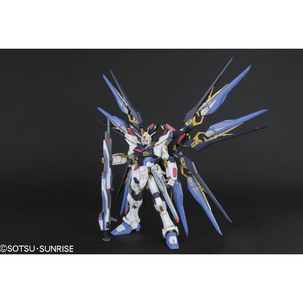 BANDAI HOBBY STRIKE FREEDOM GUNDAM, BANDAI PERFECT GRADE ACTIONFIGUR (BAN)165506) V7SFRK4S1G ดั้งเดิ