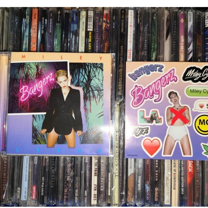 CD Miley Cyrus - Bangerz Hit Singles เราไม่สามารถหยุด (พร้อมสติ๊กเกอร์โบนัส)