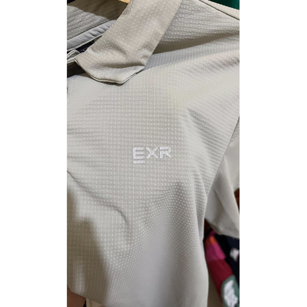 เสื้อยืดคอปกสุดหรูที่มีพื้นผิว EXR ดั้งเดิม