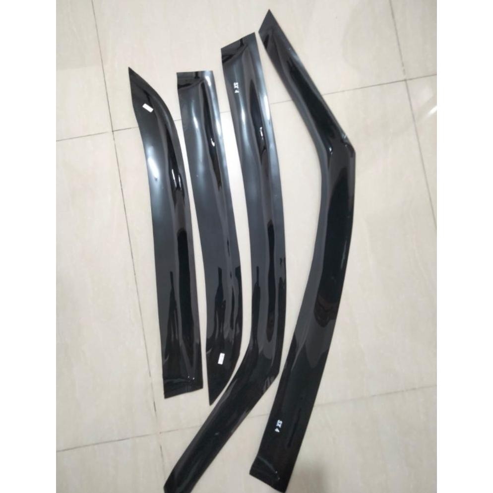 Suzuki SX Over 4 / SX4 (2007 ขึ้นไป) Slim 3M Car Gutter (4 ชิ้น)