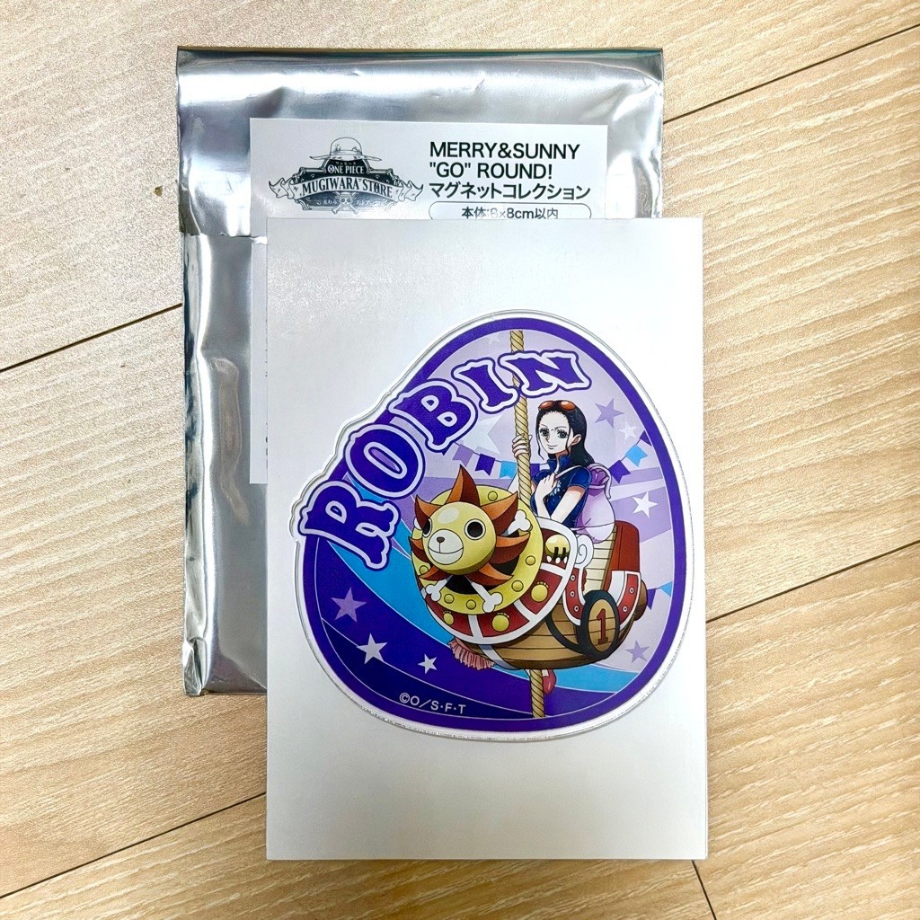 [READY OFFICIAL] One Piece AimiloRuglaiwara Store, Japan MERRY & SUNNY GO ROUND Magnet - Robin