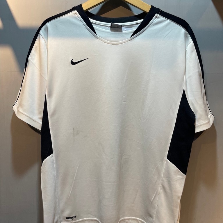เสื้อยืด Nike Sport Vintage