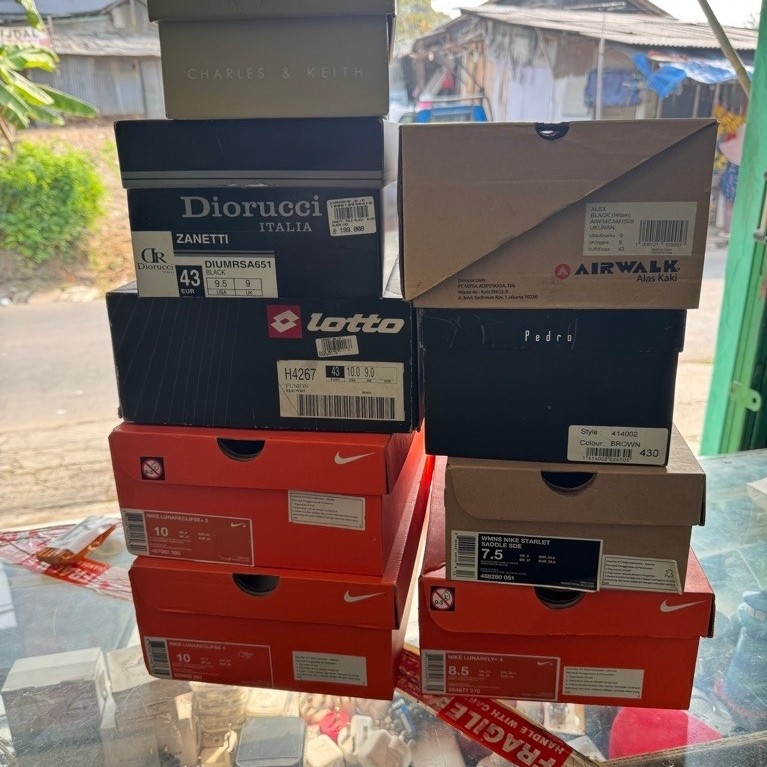 NIKE LOTTO CK PEDRO DIORUCCI AIRWALK รองเท้าและรองเท้าแตะกล่อง