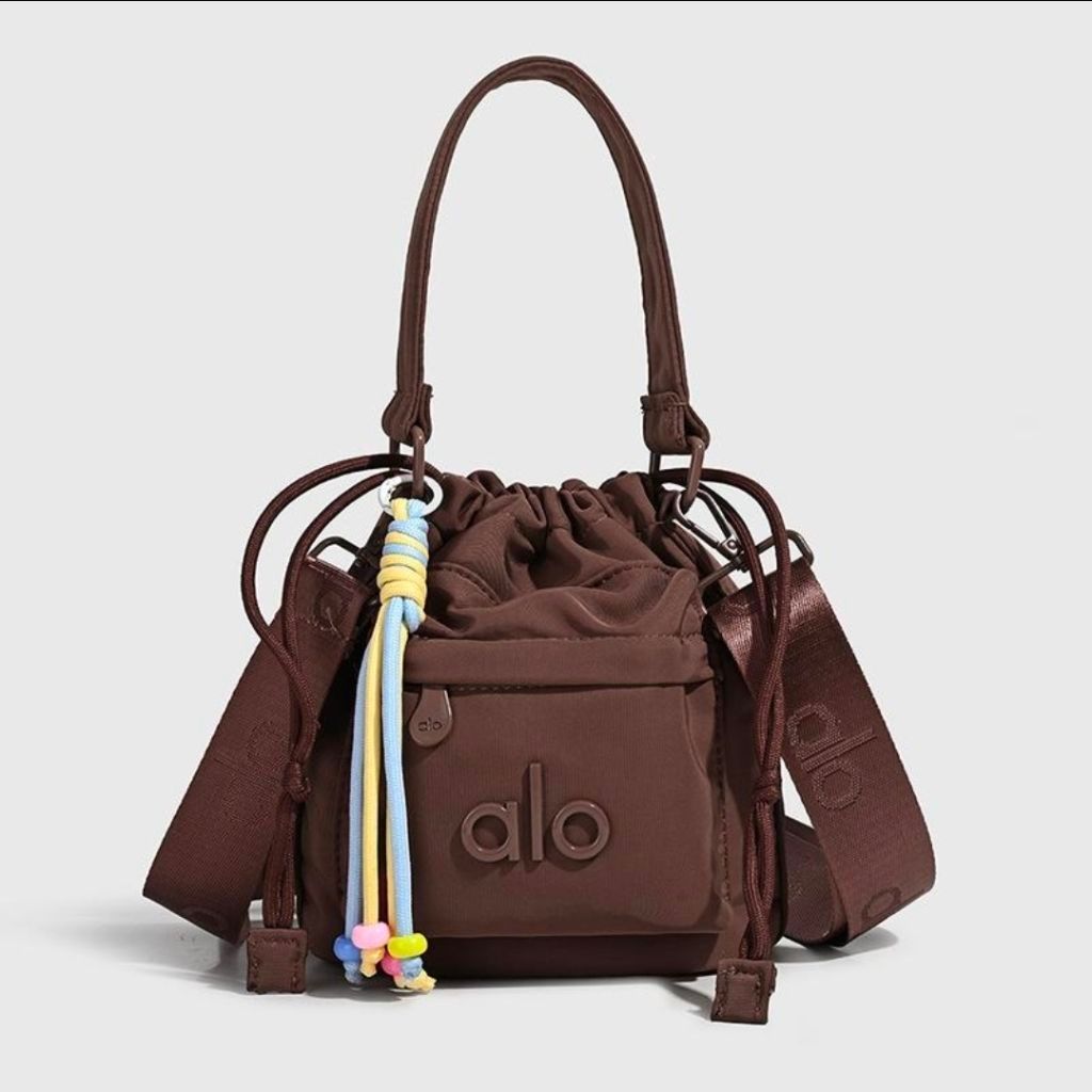 ALO BUCKET BAG******
