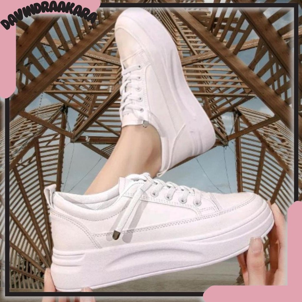 รองเท้านักเรียนหญิงสีดําล้วนรองเท้าผ้าใบผู้หญิงแฟชั่นเกาหลีนําเข้า Bcx